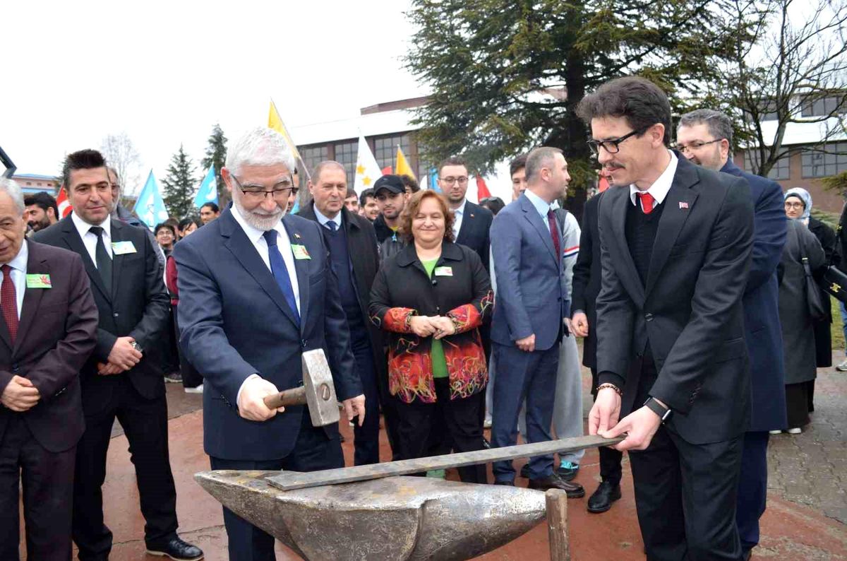 Bolu'da nevruz coşkusu: Ateş yakıldı, demir dövüldü