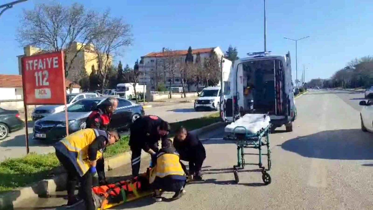 Edirne'de kırmızı ışıkta geçen yayaya araç çarptı