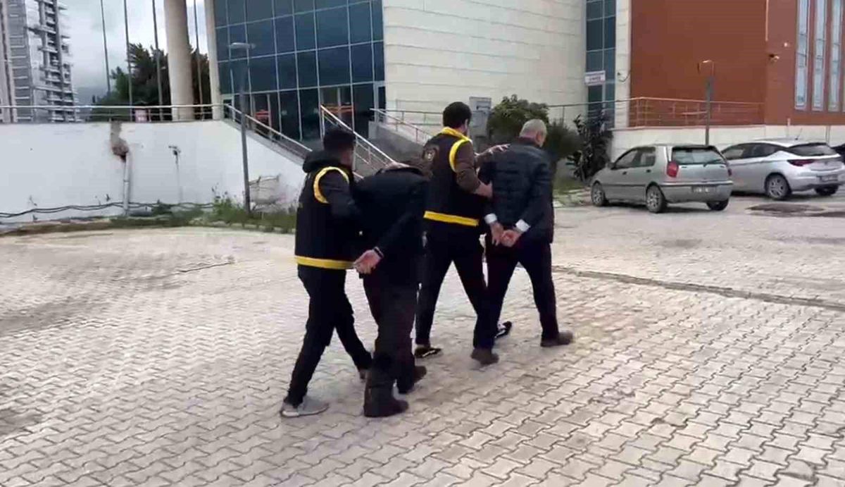 İskenderun'da işledikleri suçlardan aranan 2 kişi yakalandı