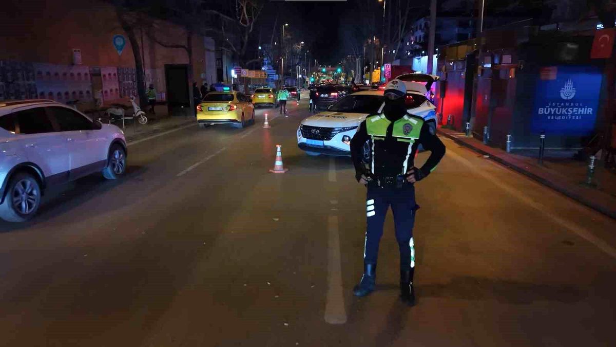 Kadıköy'de denetimler sürüyor: 50 araç men edildi