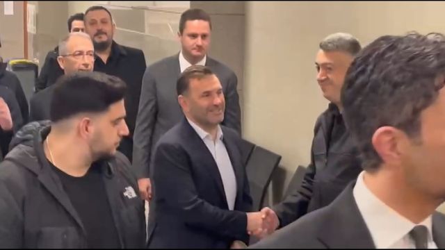 سيواجه متهان بالتاجي القاضي؛ أكان بورك جاء إلى المحكمة لدعمه