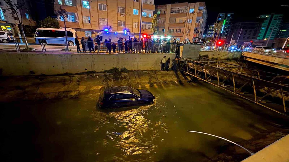 Otomobil kanala uçtu, facia ucuz atlatıldı