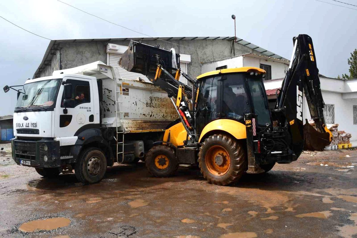 Şanlıurfa'da 50 ton bozuk tavuk ele geçirildi