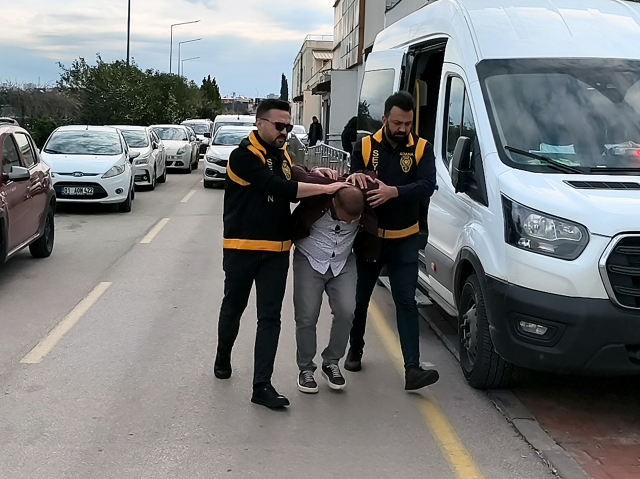 trafikte dehset sacan baba ve 19686519 6279 4 m