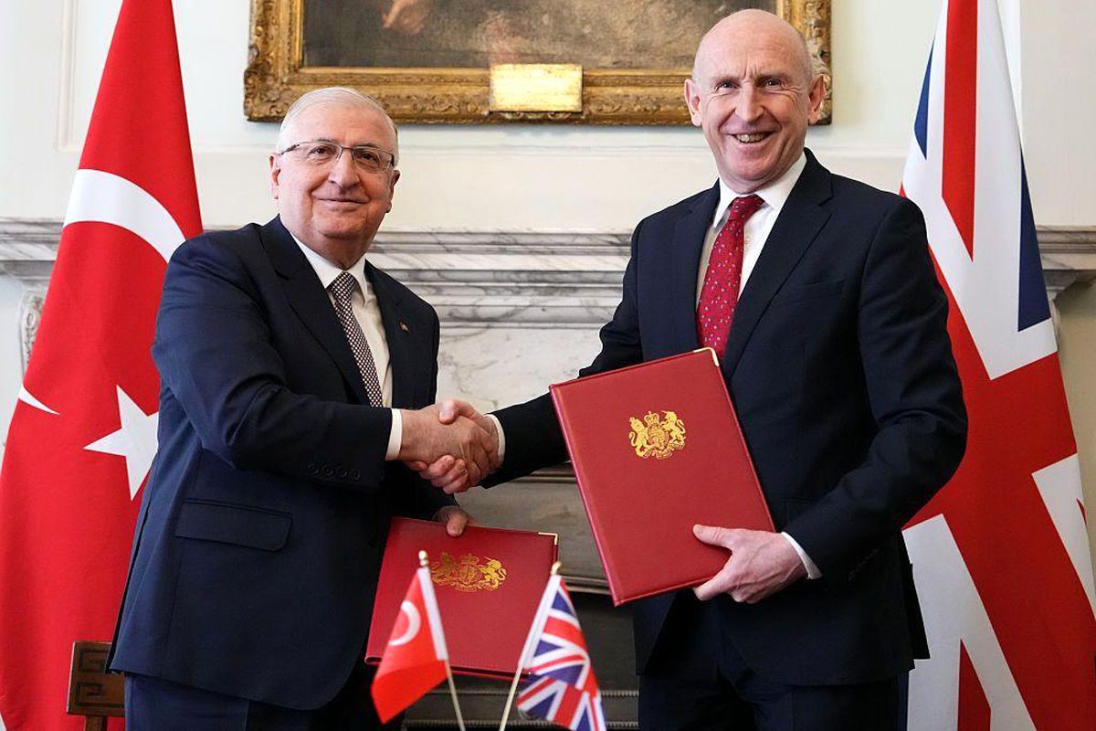 Türkiye ve İngiltere Eurofighter jetler için destek anlaşması imzaladı