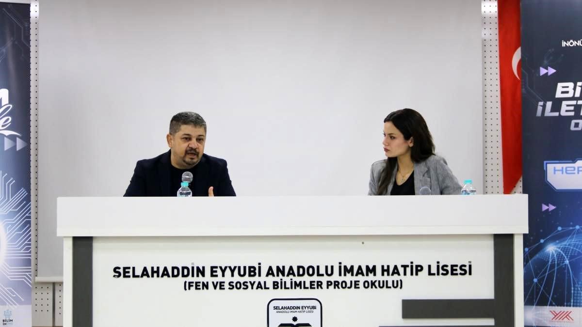 "Algoritmalar sizi yönlendiriyor"