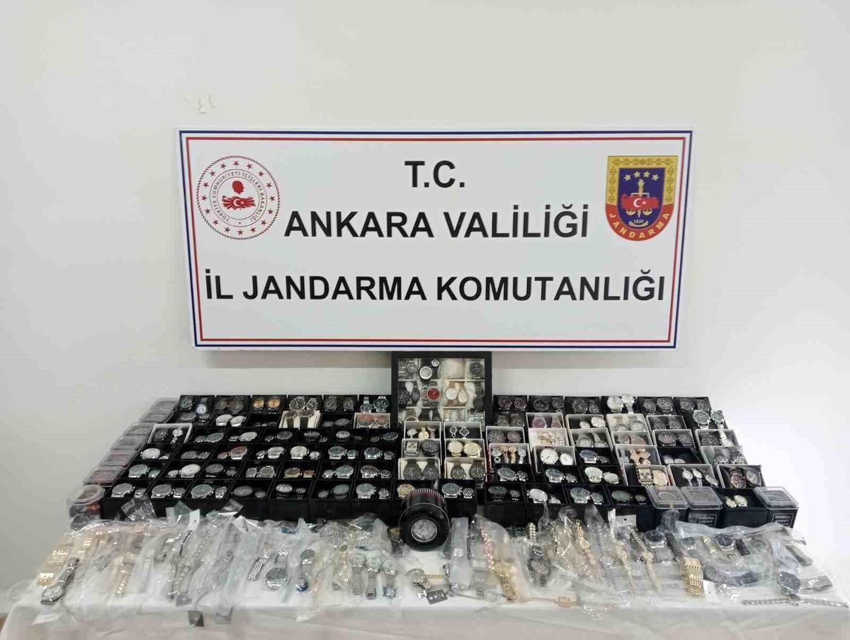Ankara'da kaçakçılık operasyonları: Yasa dışı yollarla yurda sokulmuş tütün ürünü, gıda malzemesi ve çok s...