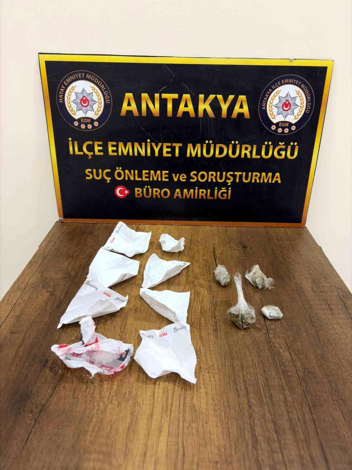 Hatay'da uyuşturucu satıcıların yönelik operasyon; 4 gözaltı