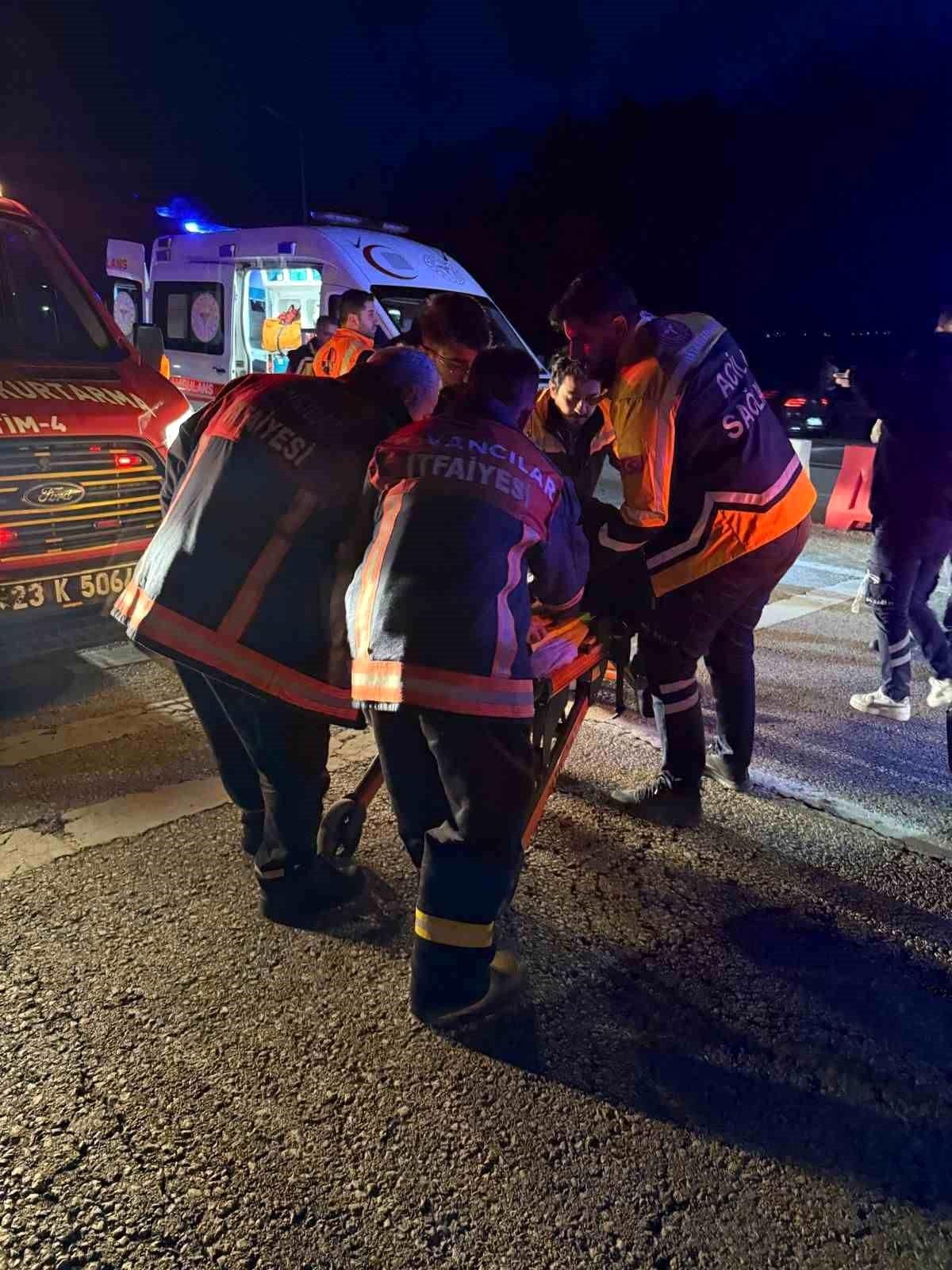 Kaza yapan otomobil ters döndü: 7 yaralı