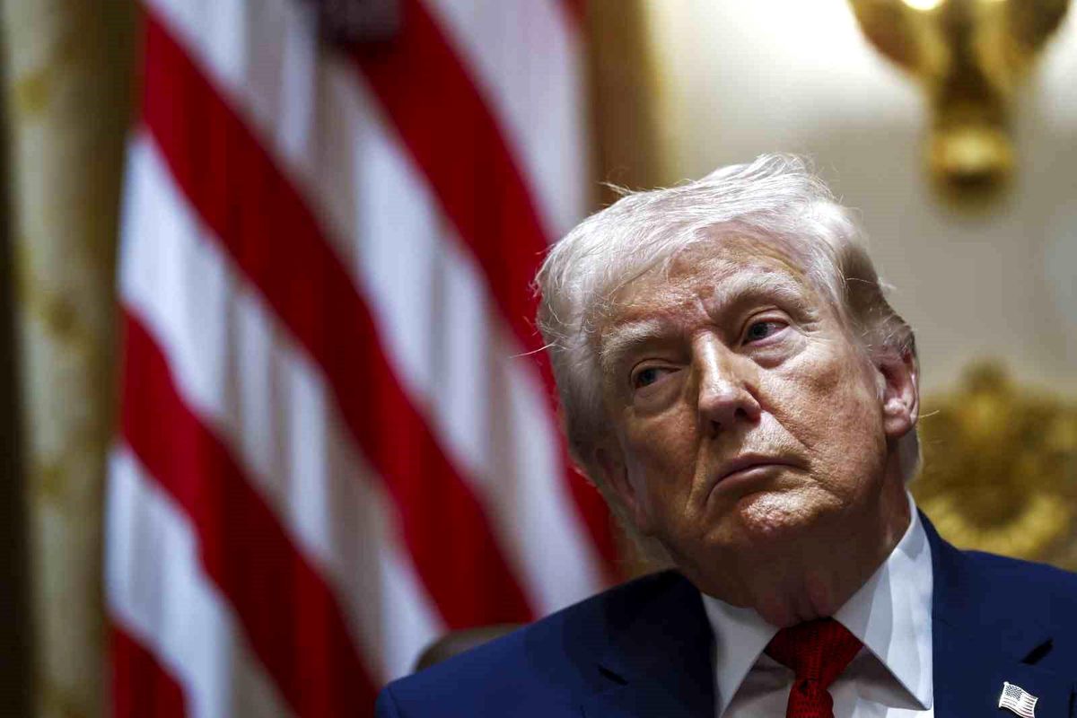 Trump: 'İran hükümetinin talebi üzerine enerji tesislerine yönelik saldırıları 10 gün daha erteledim'