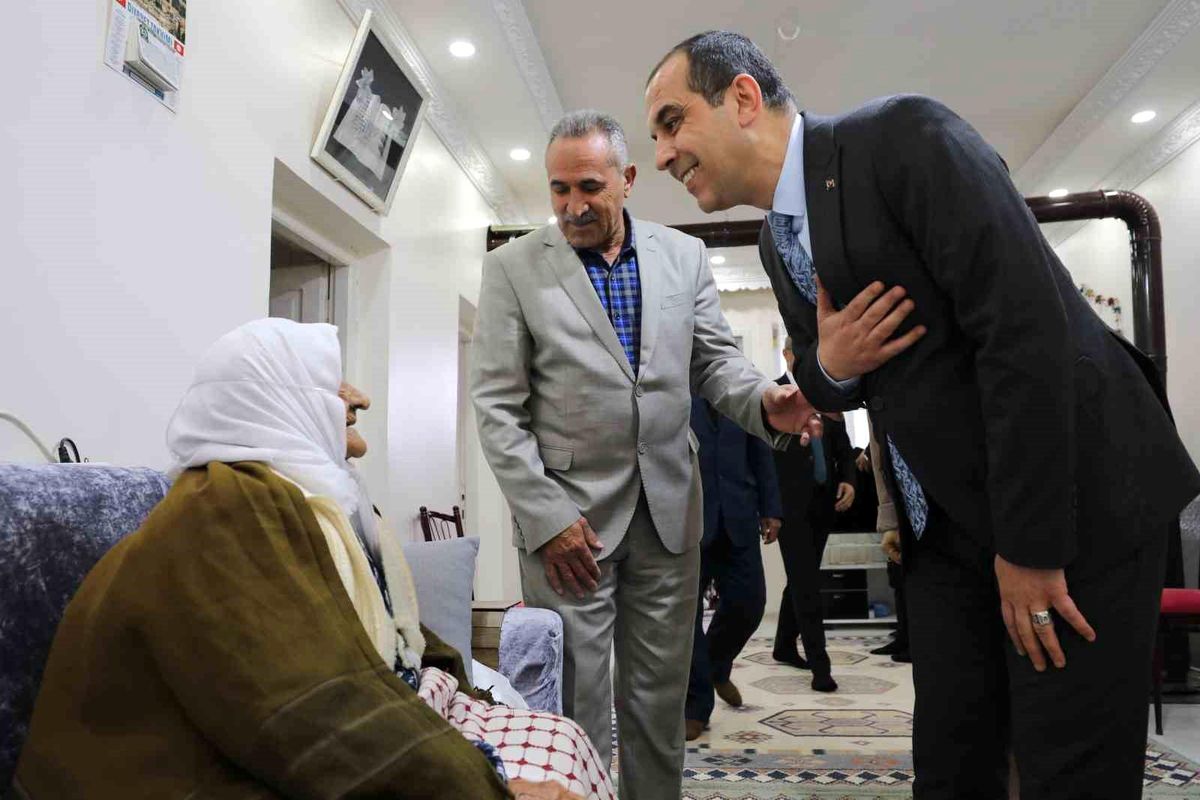 Vali Taşolar'dan yaşlılara "Sizi seviyorum" mesajı