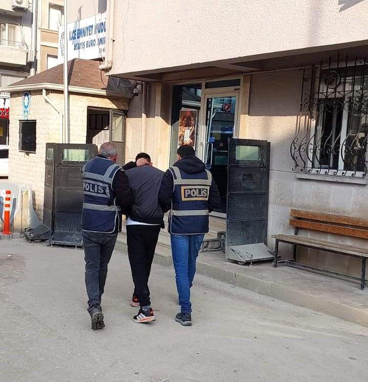 Bursa'da aranan şahıs polis operasyonuyla yakalandı