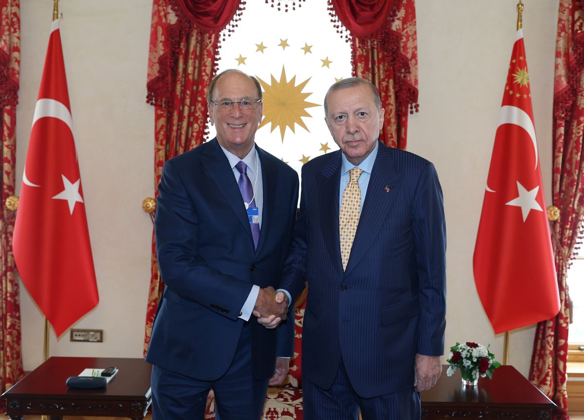 Cumhurbaşkanı Erdoğan, Dünya Ekonomik Forumu ve BlackRock Başkanı Fink'i kabul etti