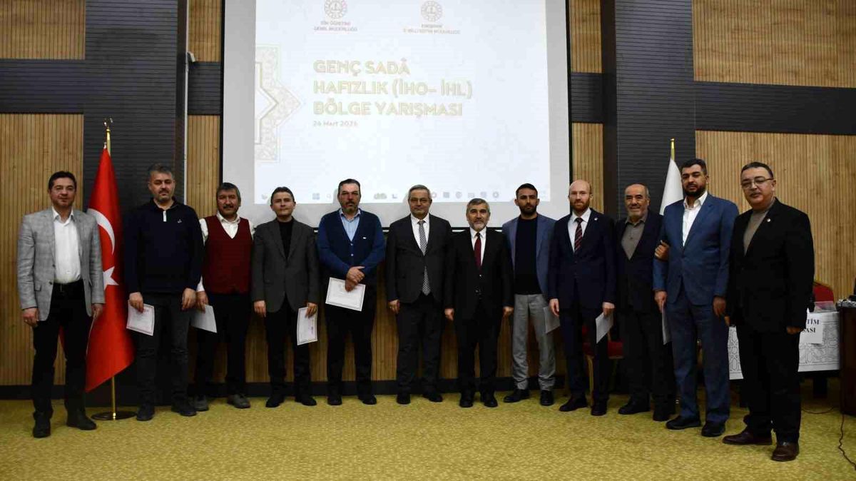 Eskişehir'de genç hafızlar bölge finali için yarıştı