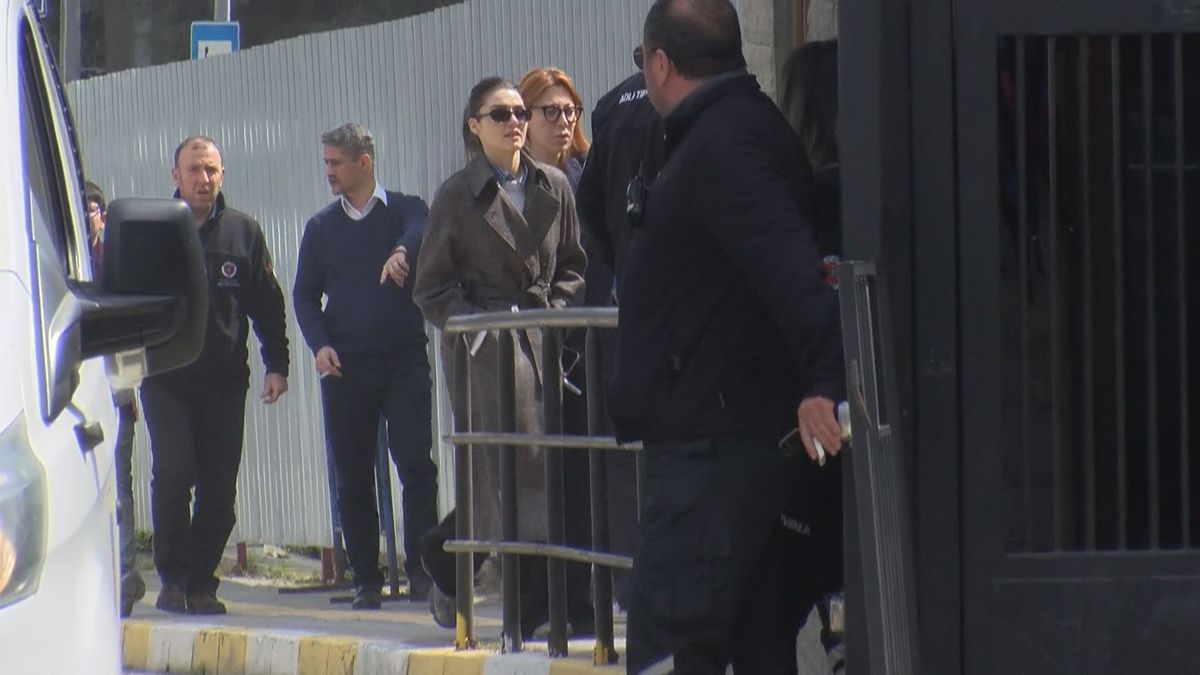 'Uyuşturucu' soruşturmasında Hande Erçel Adli Tıp Kurumu'nda / Görüntü ve fotoğraf