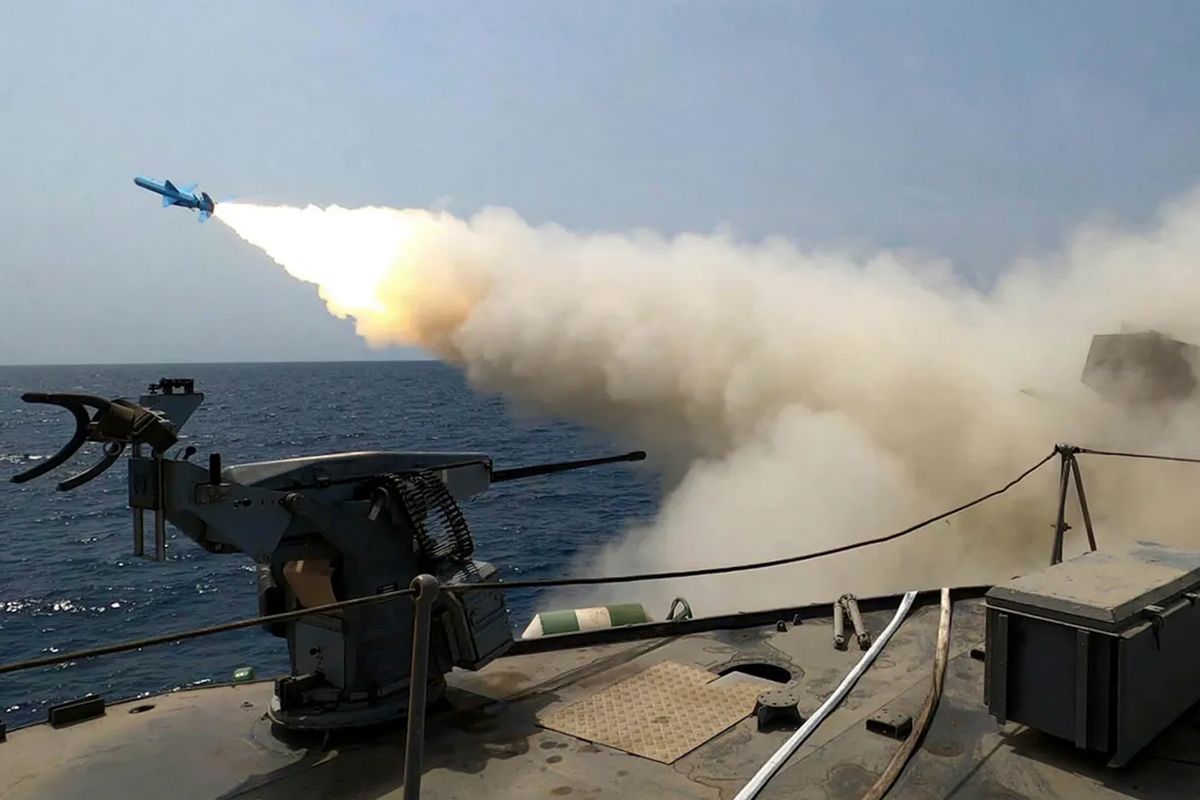 İran, 20 Pakistan gemisinin Hürmüz Boğazı'ndan geçişine izin verdi