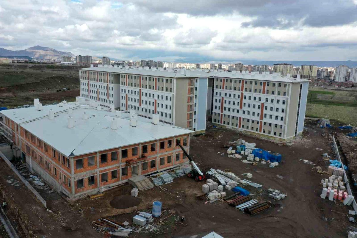ERÜ kampüsünde yapılan yurtlar son aşamada