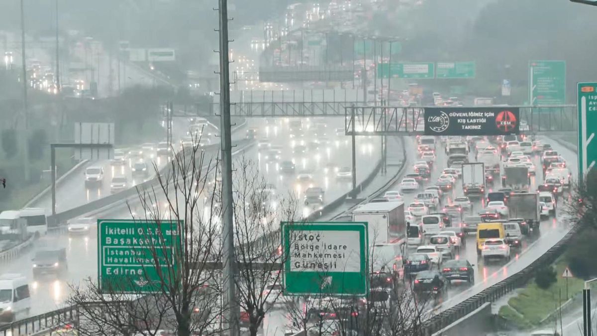 İstanbul'da trafik yoğunluğu - 1