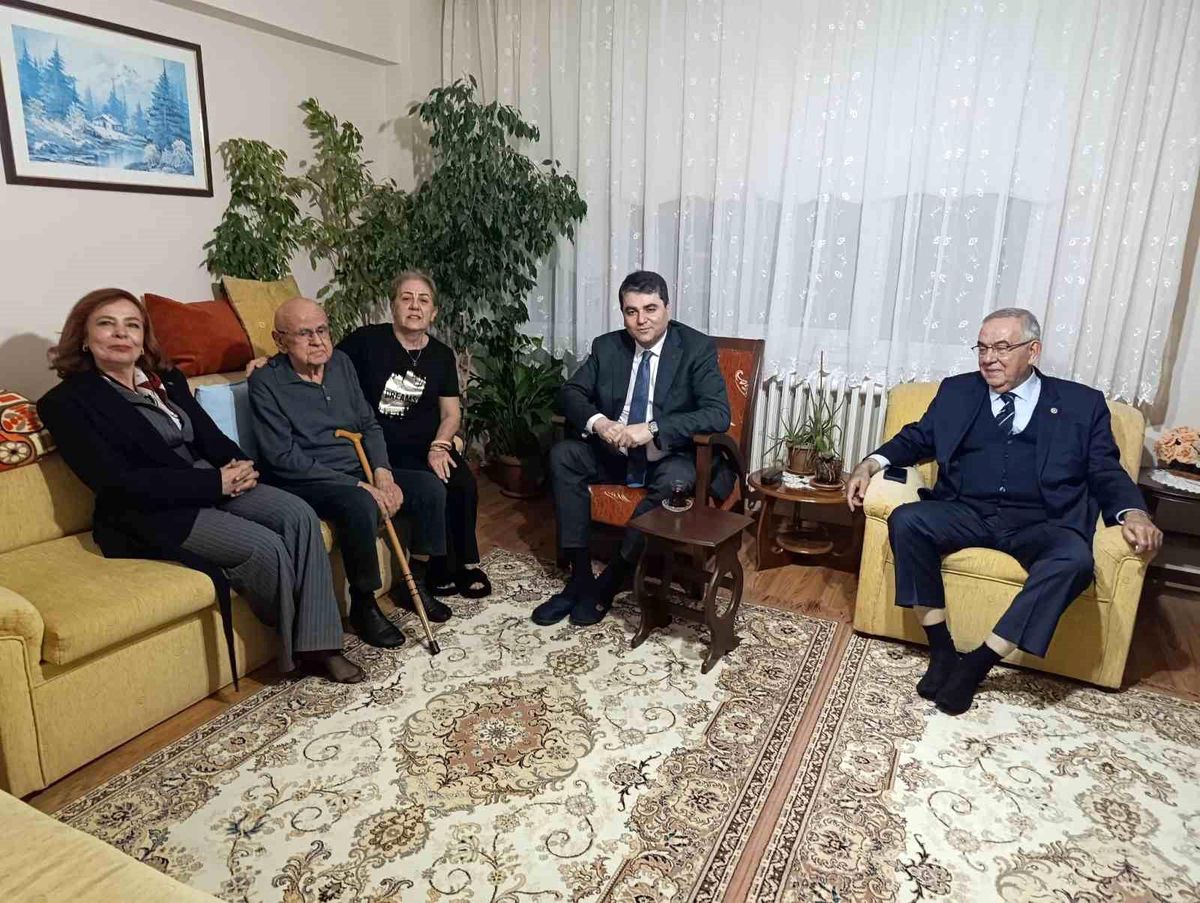Köşe yazarı ve siyasetçi Mustafa Koçal vefat etti
