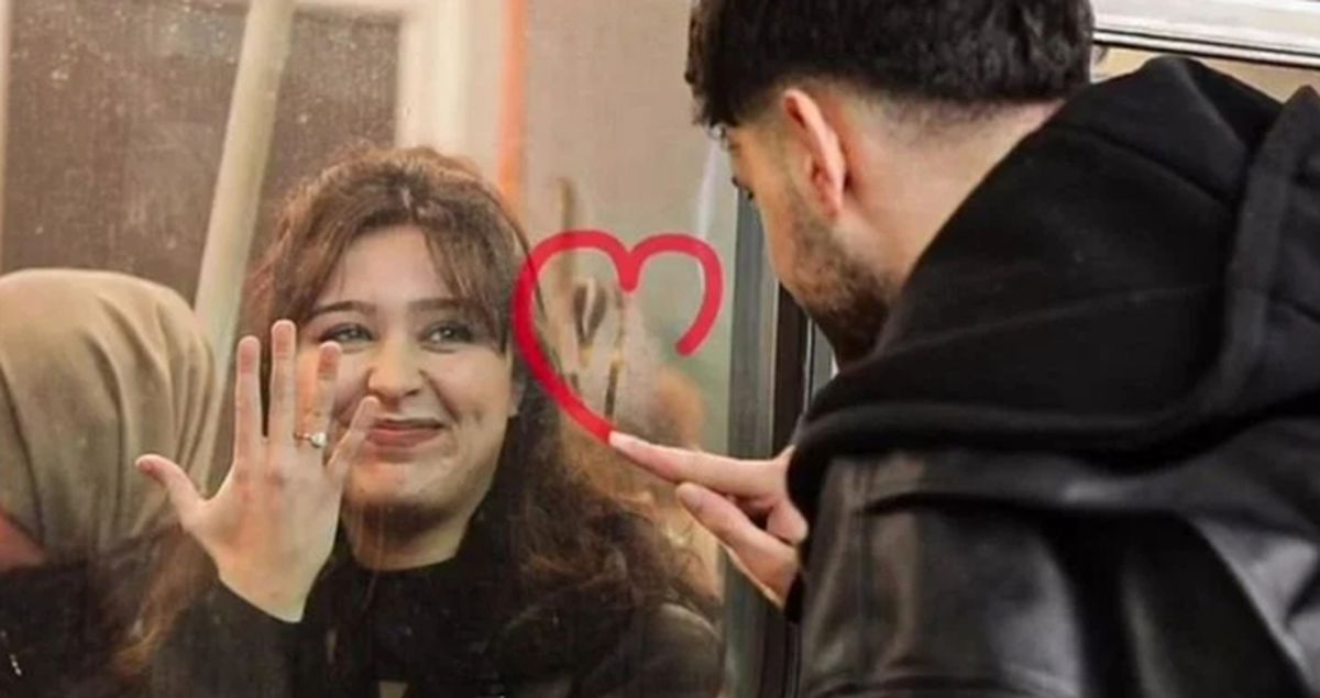 Metroda nişanlıyım diyen kız kimdir? Metroda nişanlıyım diyen kızın olayı nedir, o çocukla sevgili mi?