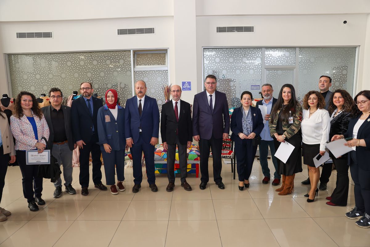Selçuklu Belediyesi 'İkinci Hayat: İleri Dönüşüm' Sergisi Açtı