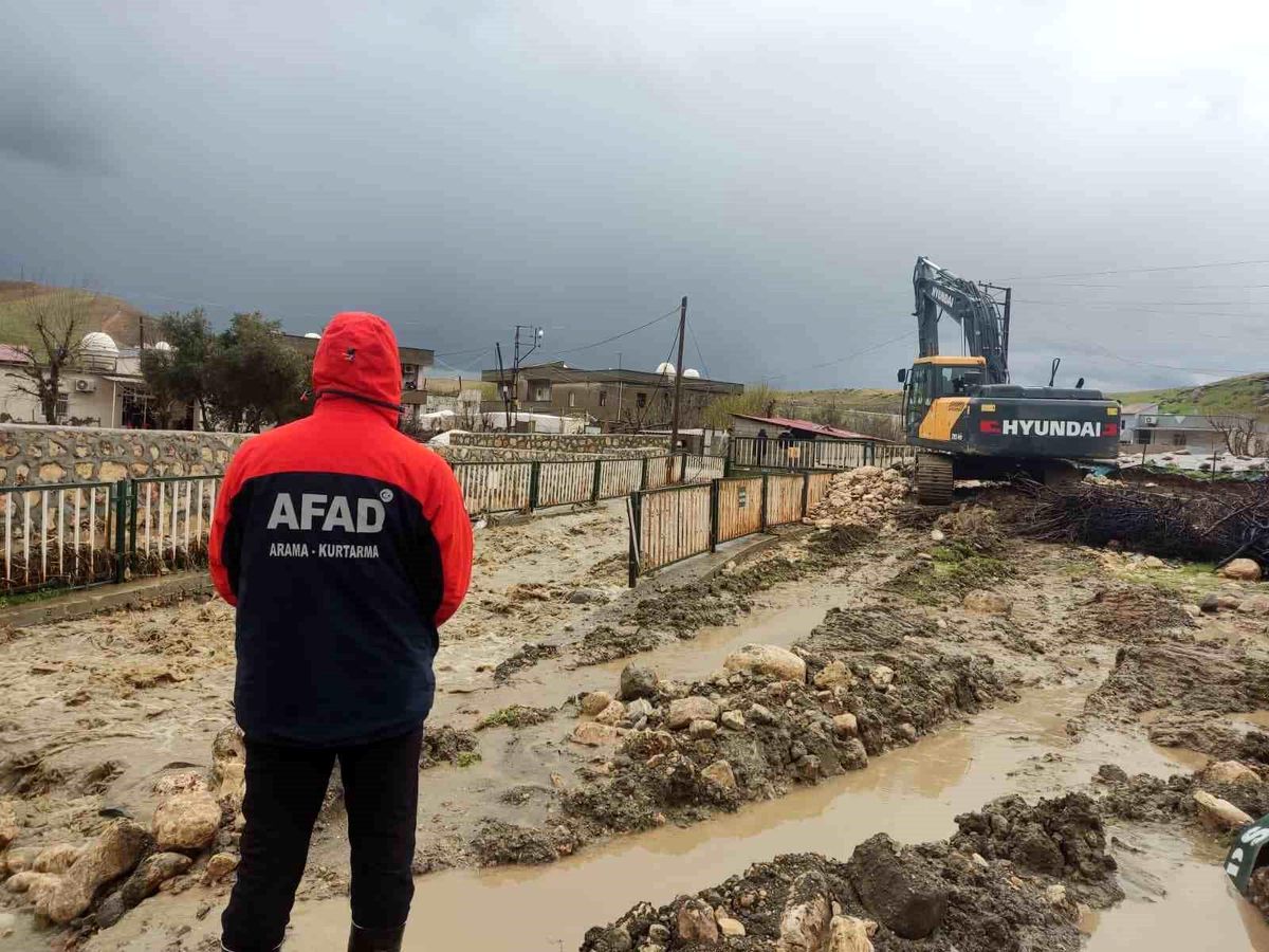 Şırnak'ta dereler taştı: Çok sayıda konut ve ahır zarar gördü