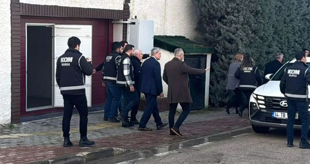 Ertan Bozbey kimdir, ne iş yapıyor? Bursa Büyükşehir Belediye Başkanı Mustafa Bozbey'in kardeşi Ertan Bozb...