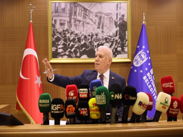 Gözaltına alınan Mustafa Bozbey'e yöneltilen suçlamalar! Organize Şube şafak vakti evinden aldı 3 gozaltina alinan mustafa bozbe 19701619 7770 1 m