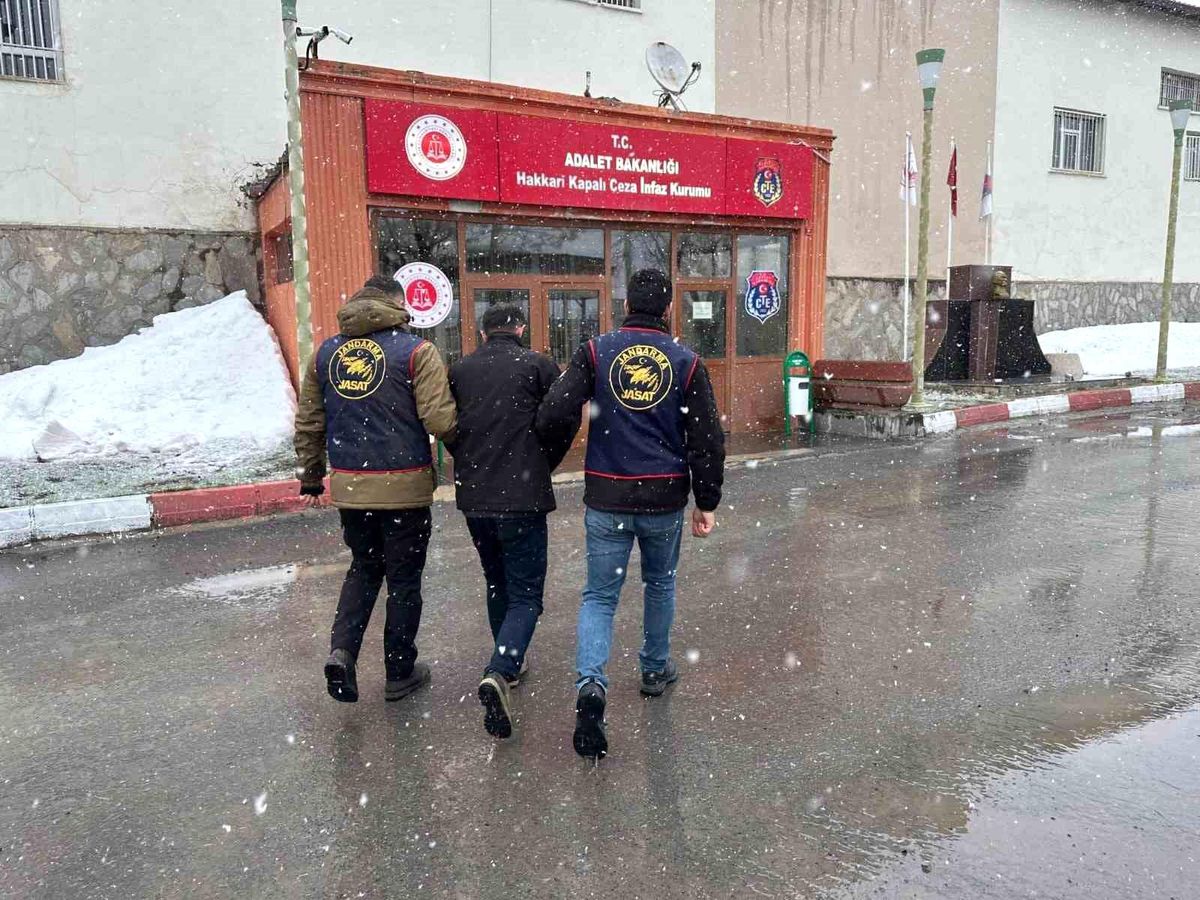 Jandarmanın ikna ettiği şahıs Irak'tan gelerek teslim oldu