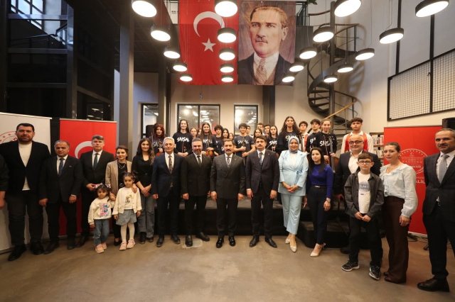 Kütüphaneler geleceğe ışık tutuyor: Hatay'da anlamlı kutlama