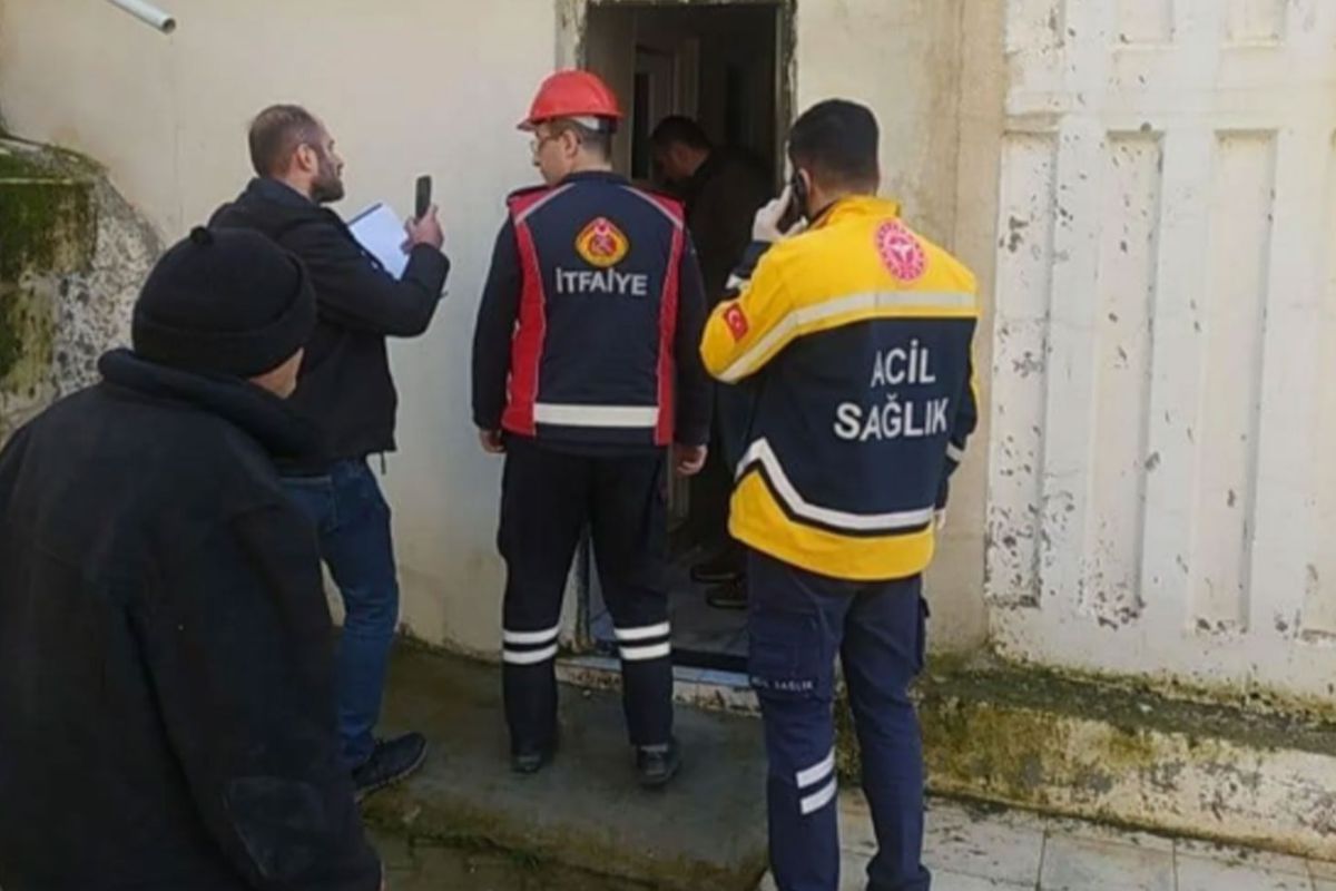 Caminin kadınlar tuvaletinde erkek cesedi bulundu