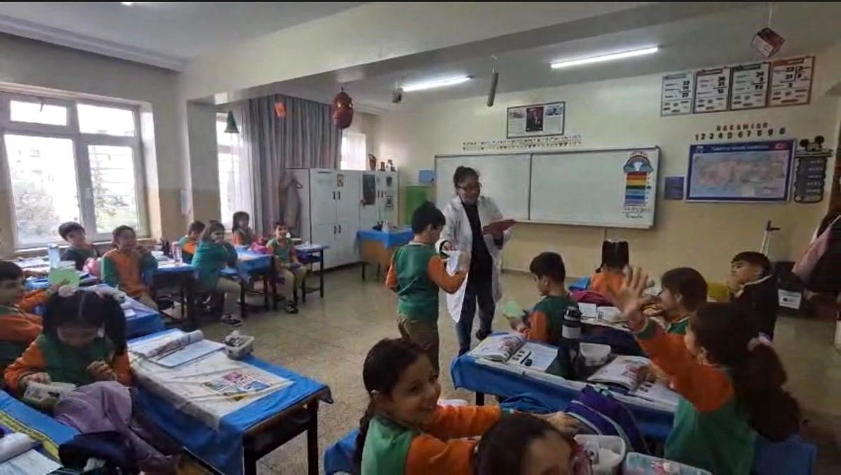 Mehmetçik'in mektupları öğrencilere ulaştı
