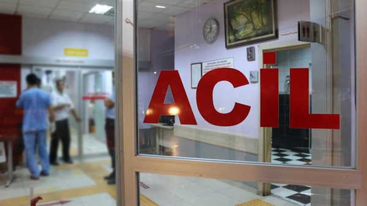Siirt'te halı sahada fenalaşan kişi hayatını kaybetti
