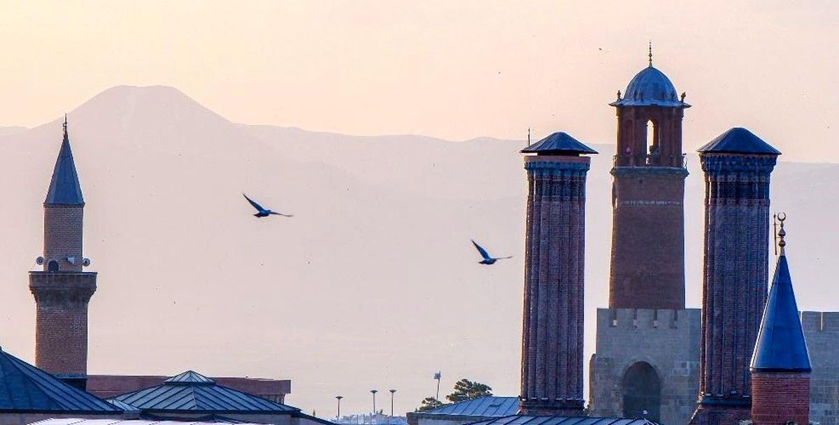Tarihi "Erzurum Marşı"nın yeniden seslendirilmesine rekor beğeni geldi