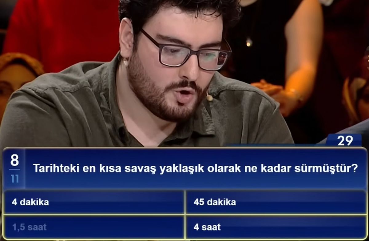 Tarihteki en kısa savaş yaklaşık olarak ne kadar sürmüştür?
