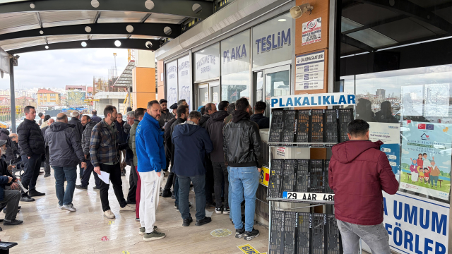 yasaga saatler kaldi kuyruk uz 19702932 8880 3 m