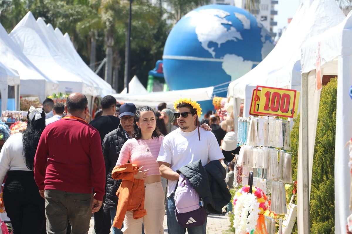 Adana'da 14. Uluslararası Portakal Çiçeği Karnavalı başladı