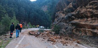 Adana'da Feke-Saimbeyli kara yolu heyelan nedeniyle kapandı