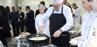 Amasya Üniversitesi Rektörü Turabi öğrencilerle birlikte yemek yaptı
