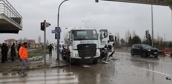 Ankara'da üç beton mikserinin karıştığı kazada 1 kişi yaralandı