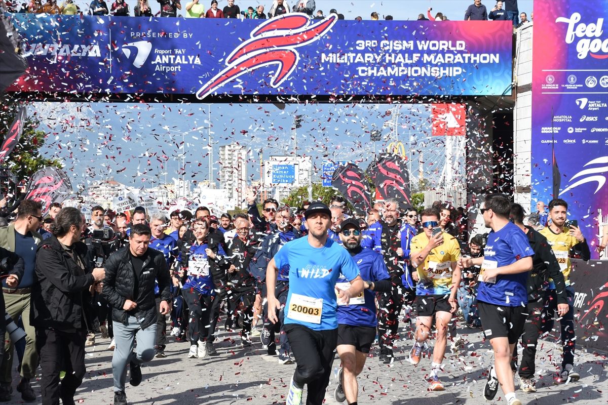 Antalya'da 21. Uluslararası Runtalya Maratonu başladı