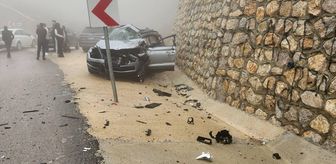 Antalya'da tır ile otomobilin çarpıştığı kazada 1 kişi öldü, 3 kişi yaralandı