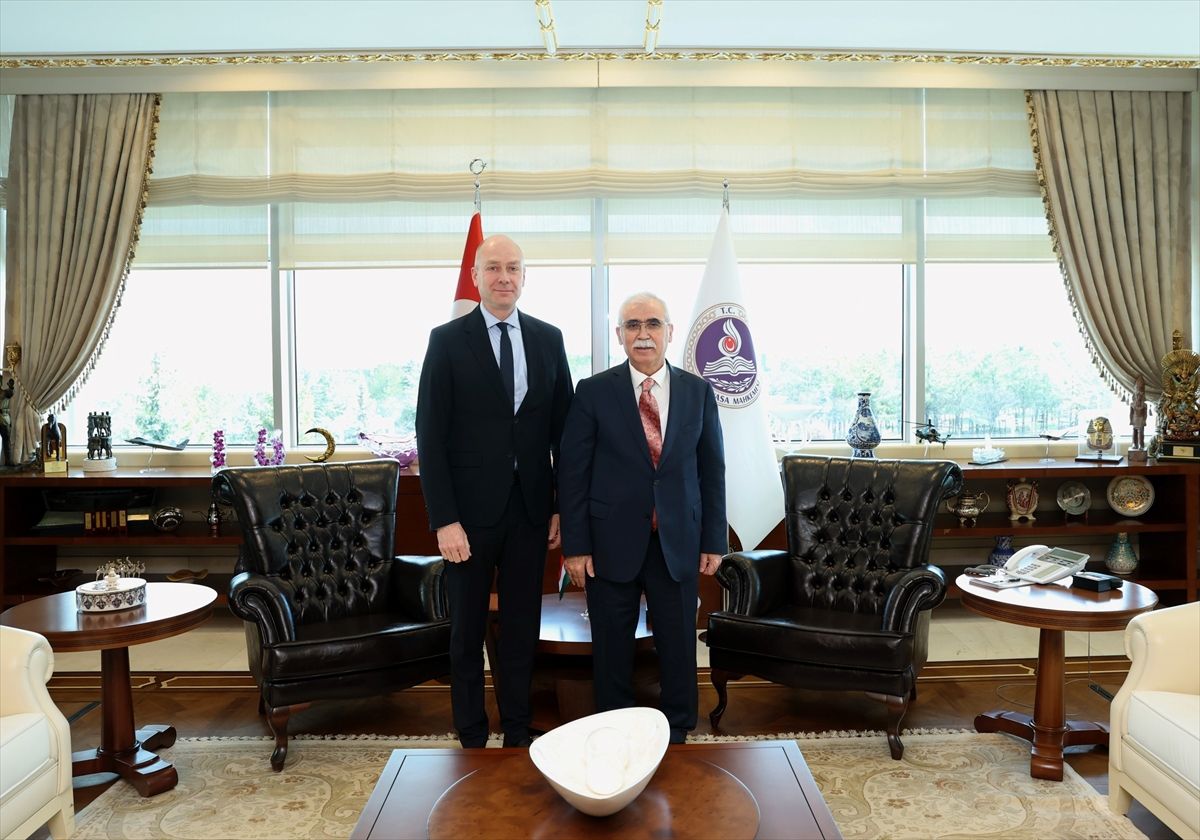 AYM Başkanı Özkaya, Macaristan Anayasa Mahkemesi Üyesi Kozma'yı kabul etti