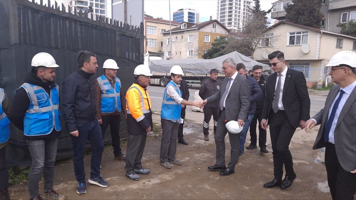 Bakan Memişoğlu, Fatih Sultan Mehmet Eğitim ve Araştırma Hastanesi şantiyesinde incelemelerde bulundu Açık...