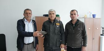 Batman'da belediye otobüsünde unutulan çantadaki altın ile para sahibine teslim edildi