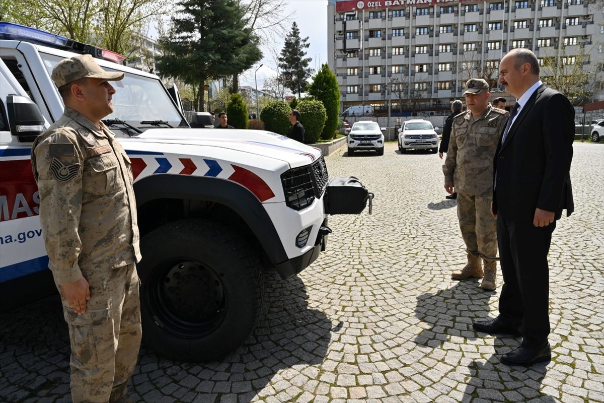 Batman'da jandarmaya zırhlı araç 'TULGA' teslim edildi