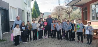 Bilecik'te öğrenciler, köy muhtarlığını ziyaret etti