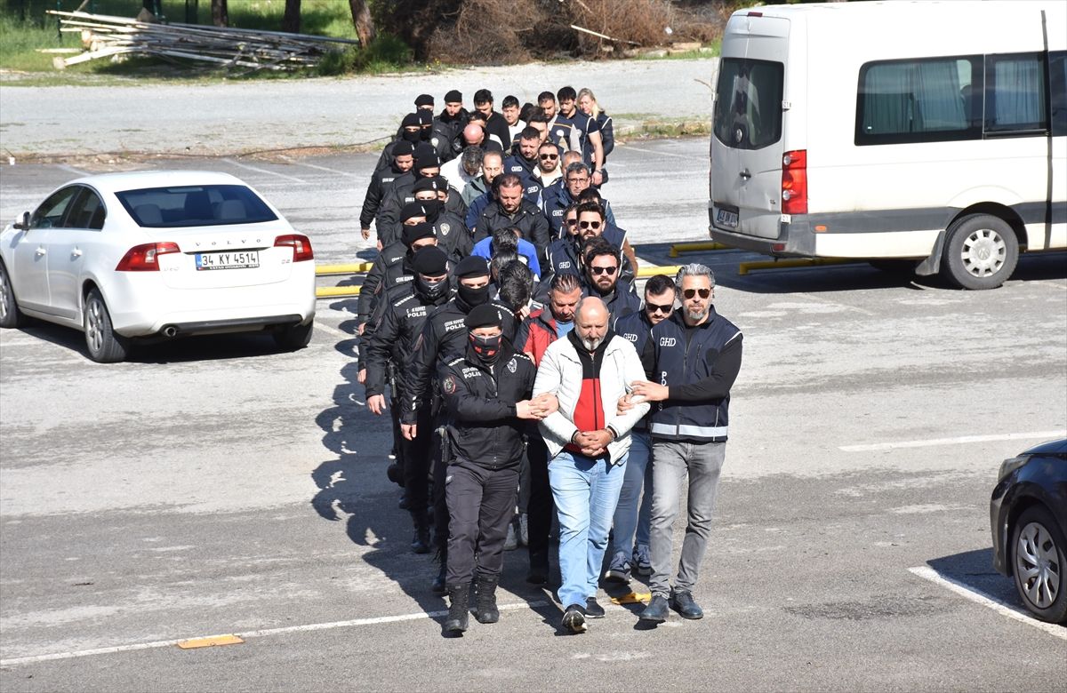 Bodrum'da botun batması sonucu 19 düzensiz göçmenin ölmesiyle ilgili 16 şüpheli adliyede