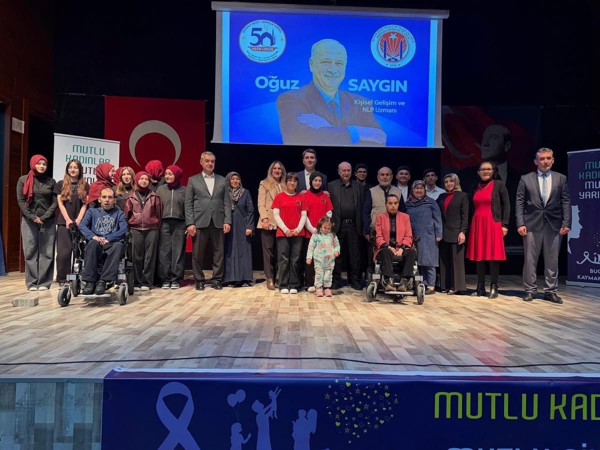 Bucak'ta "Eğitim ve Aile" konulu konferans düzenlendi
