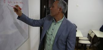 Çalıştığı üniversitede eğitim hayatını sürdürüyor